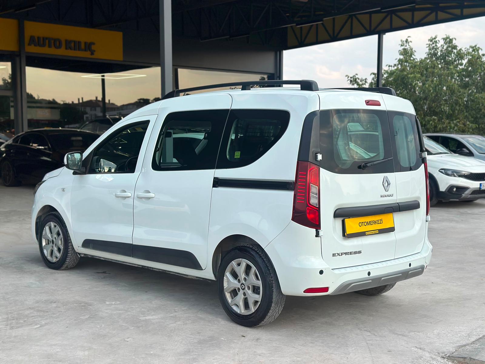 RENAULT EXPRESS 4